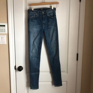 Hudson Sz 26 Barbara Super Skinny Jeans